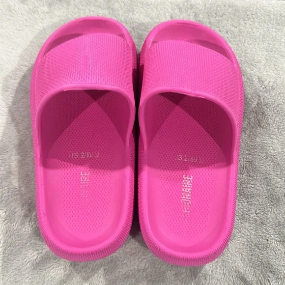 💞⭐️💞PINK RUBBER SLIDES💞⭐️💞 - Picture 3 of 5
